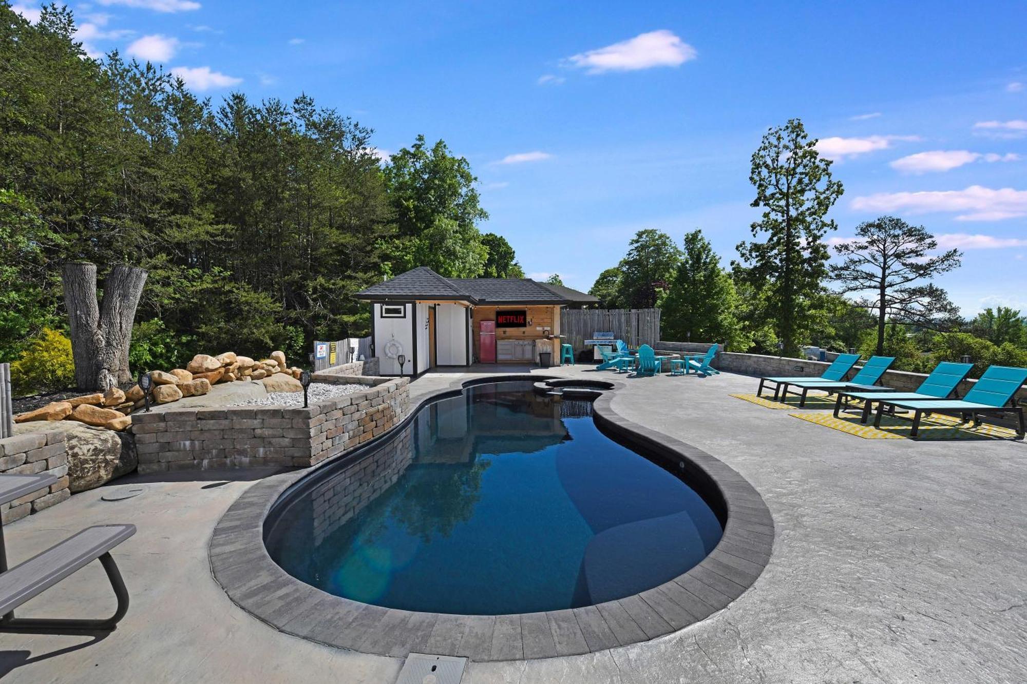 فيلا H2Oasis Incredible Pool Retreat With Mountains Views! سيفيرفيل المظهر الخارجي الصورة
