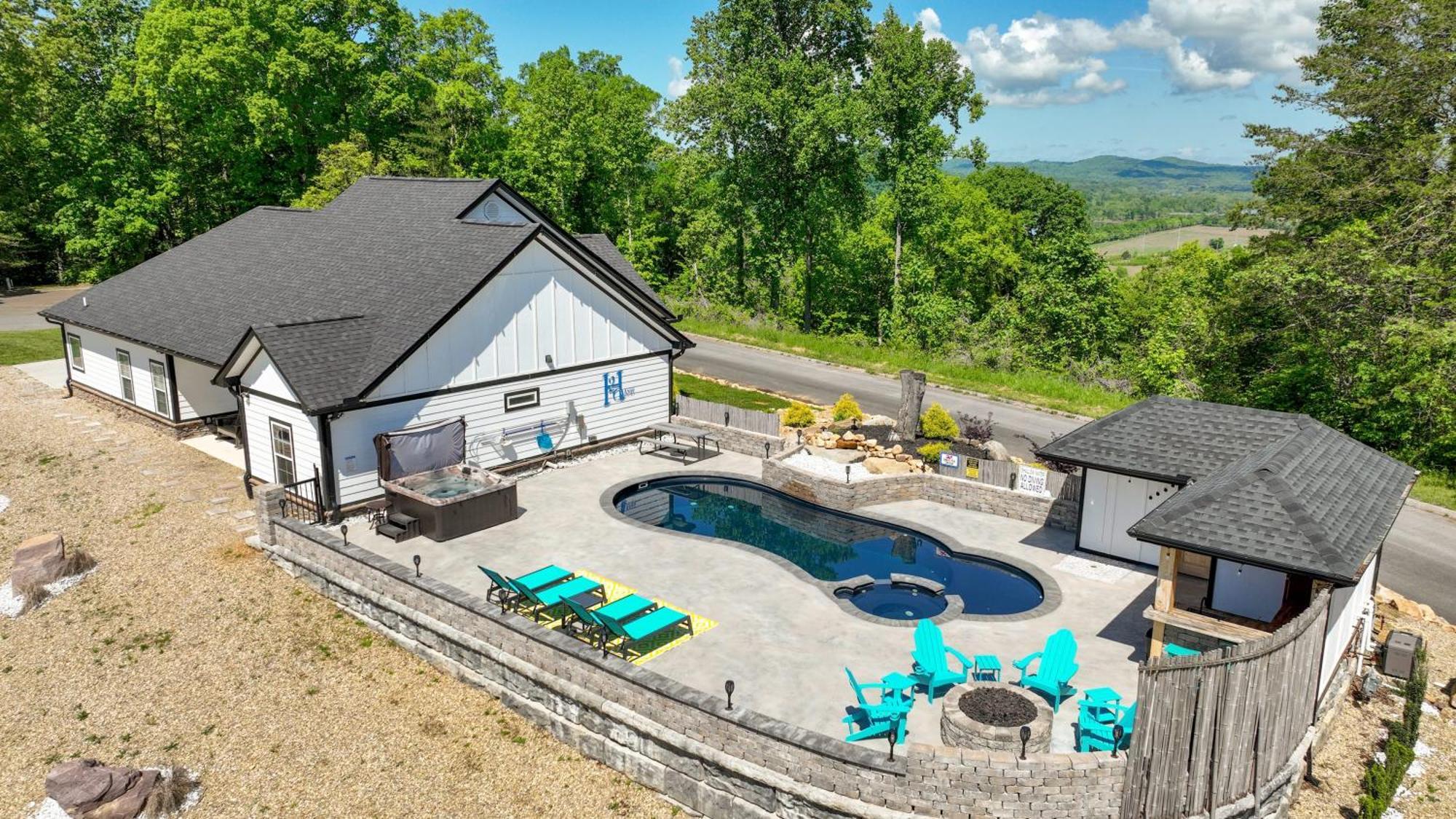 فيلا H2Oasis Incredible Pool Retreat With Mountains Views! سيفيرفيل المظهر الخارجي الصورة
